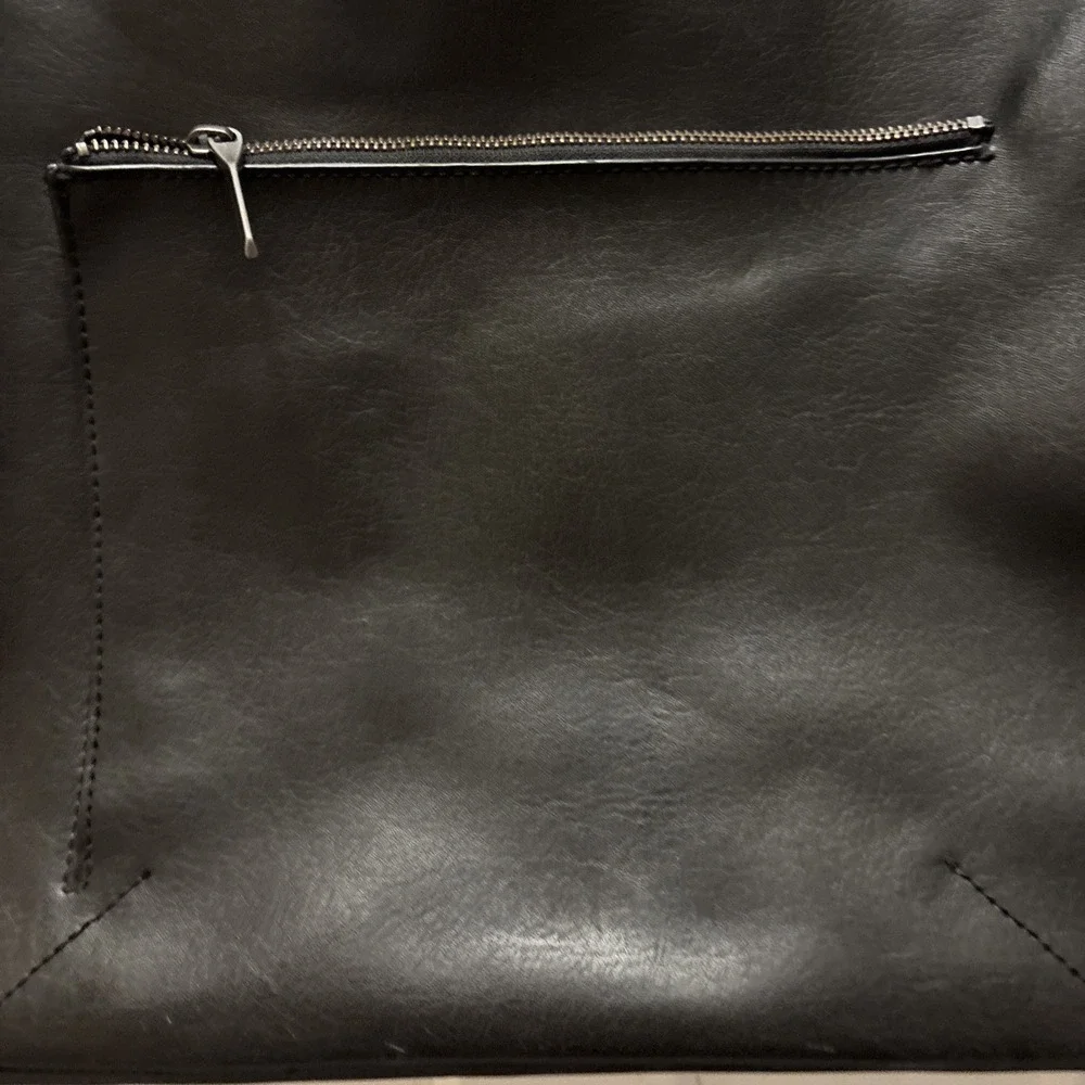 Matt And Nat Large Black Vegan Leather Tote Bag With Carrying Strap Euc‎